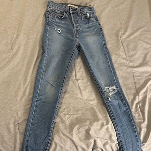 Levi's Distressed Skinny Jeans - Blue